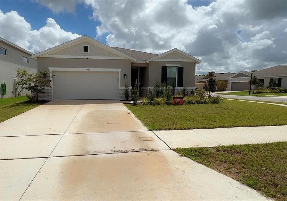 1st image of 2029 Carroll Ln