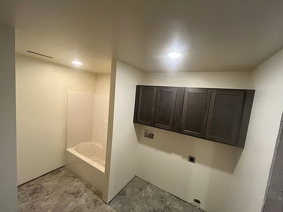 5th image of 325A Post Oak Dr