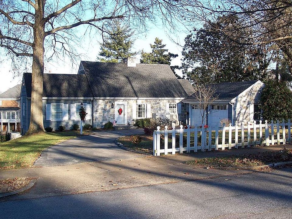 2nd image of 1312 Linville St