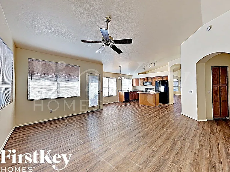 7206 E Lindner Ave — Photo 5