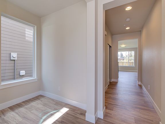 5th image of 20416 5th Avenue Westunit #9