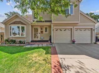 33 Jackson Ln, Streamwood, IL