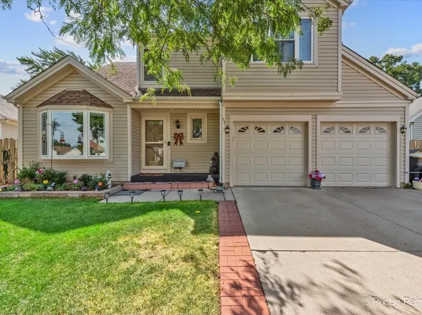 33 Jackson Ln, Streamwood, IL 60107