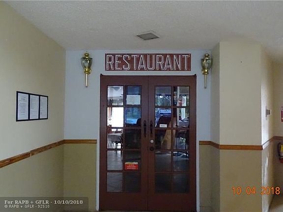 5th image of 26 Diplomat Pkwy #2384
