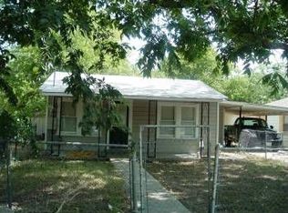 520 Johnson Ave, Seguin, TX 78155