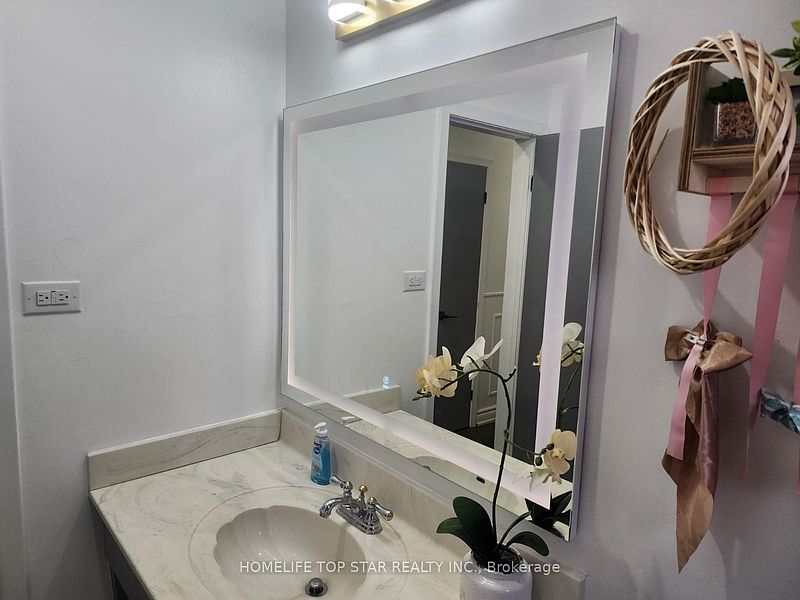 Toronto House for rent - 4 Bedrooms — photo 6