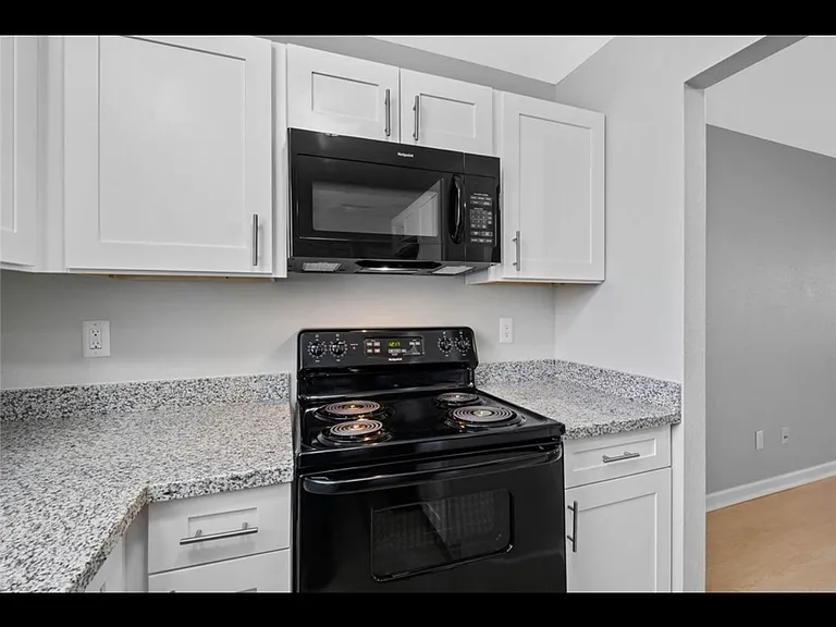 1419 E Sequoyah Ct — Photo 4