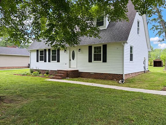 2nd image of 108 Lemont Ln