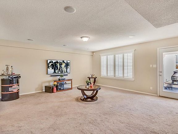 3rd image of 11000 Northview Dr