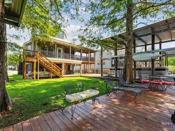 31645 Shelton Dr, Springfield, LA 70462