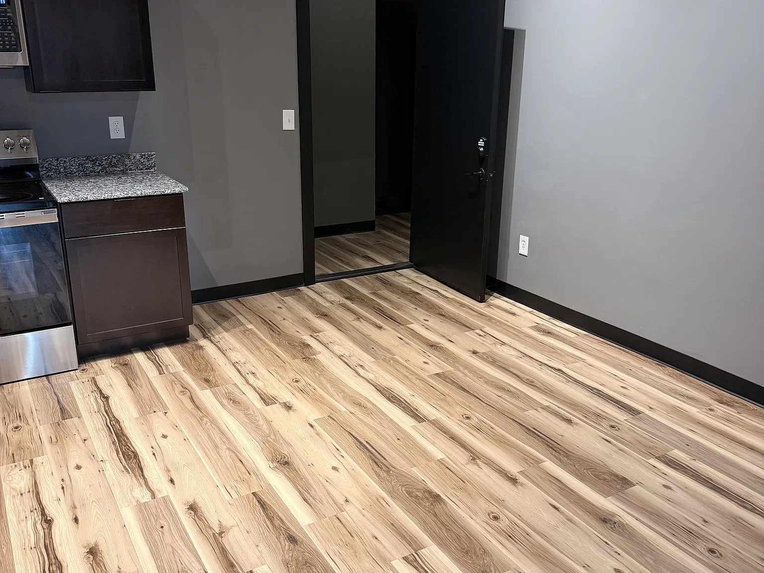 126 E Jefferson St - 6 — Photo 3