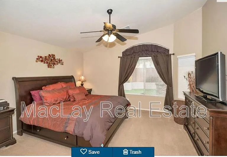 4206 E Redwood Ln — Photo 8