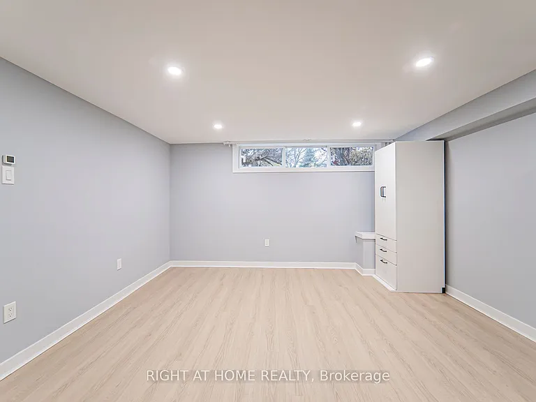 250 Beechy Dr #BASEMENT — Photo 16