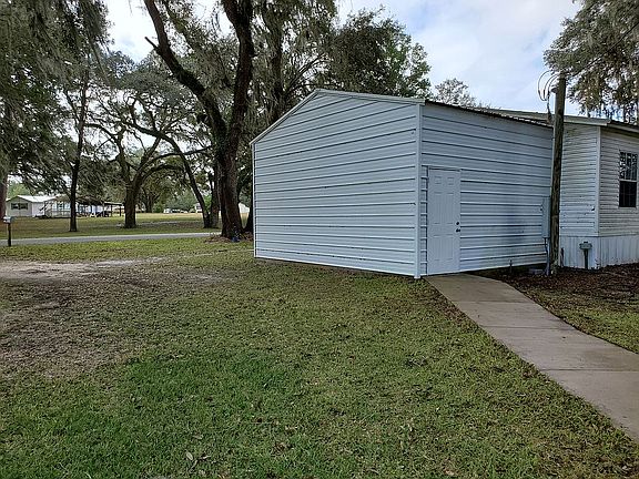 3rd image of 1691 NE 134th Ln