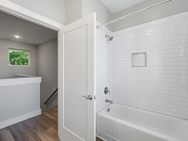 full bath on third floor