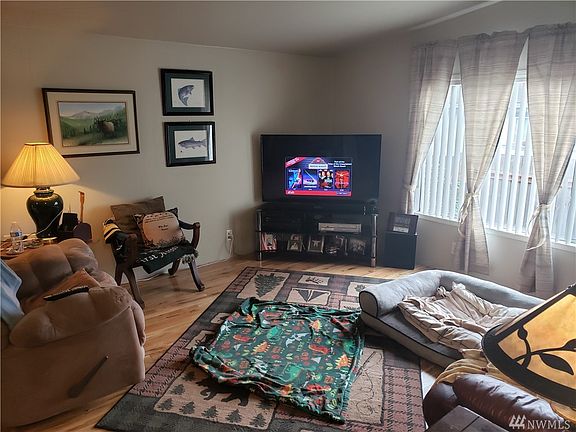 4th image of 2812 Sunnybrook Mdw E