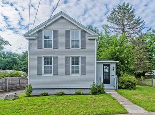 15 Oak St, Enfield, CT 06082