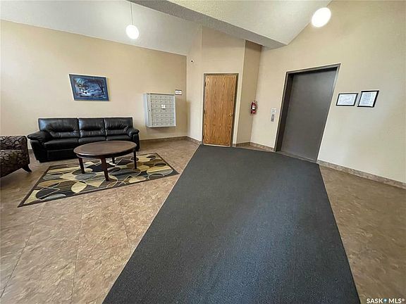 4th image of 520 3rd Ave N #211