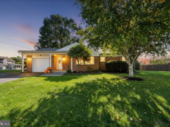 28 Longview Rd, Seven Valleys, PA 17360