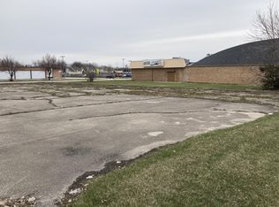 525 S Addison Rd, Addison, IL 60101