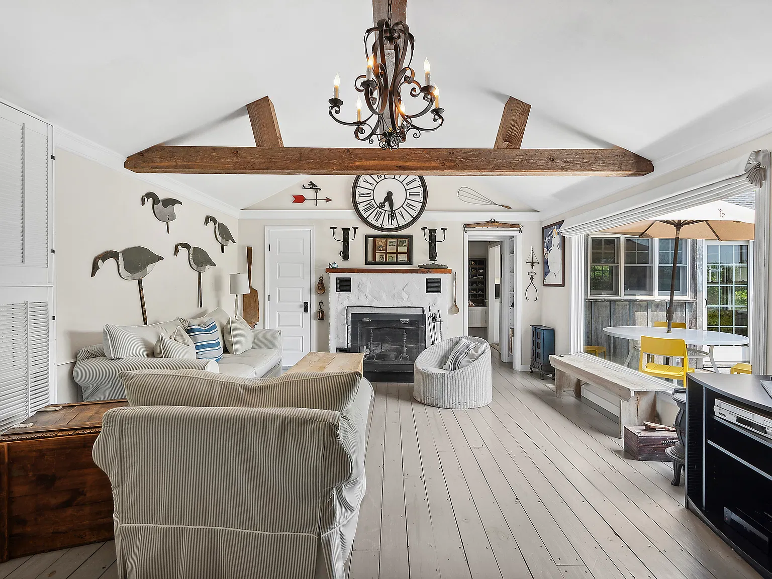 Charming Beach Cottage in Amagansett Dunes — Photo 2