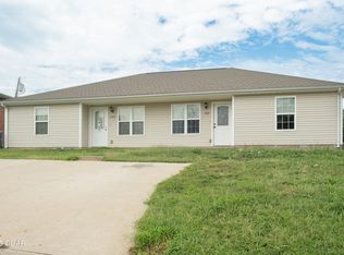 1333 Robin Ln, Carthage, MO 64836