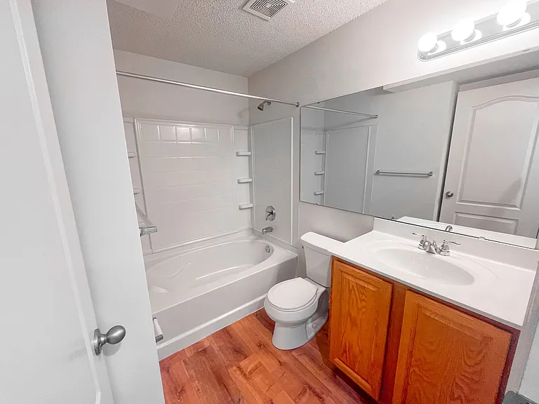 Heritage Apartments — Photo 27