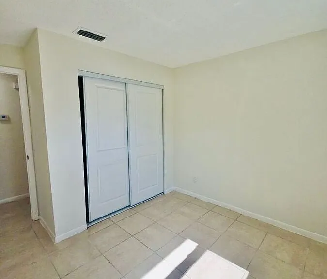 320 S Grosse Ave #B — Photo 8