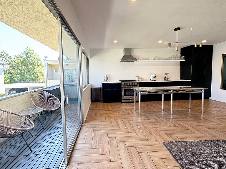 810 Orange Grove Ave #6 — Photo 3