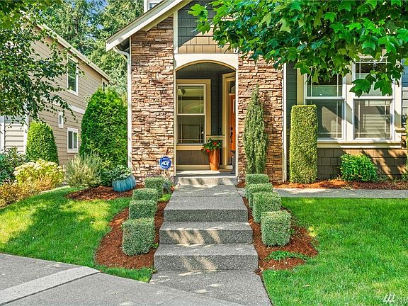 3rd image of 3719 Darian St SE