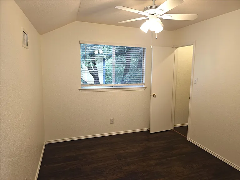 1600 Hollow Tree Blvd — Photo 31