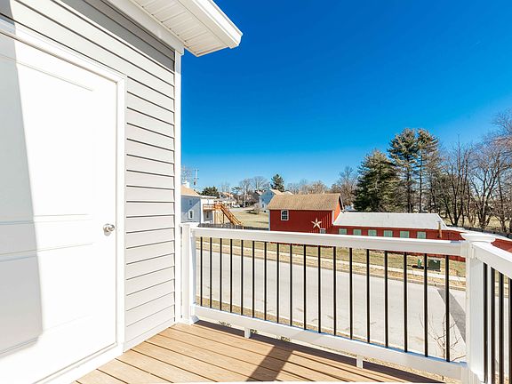 4th image of 20 Wildflower Ln