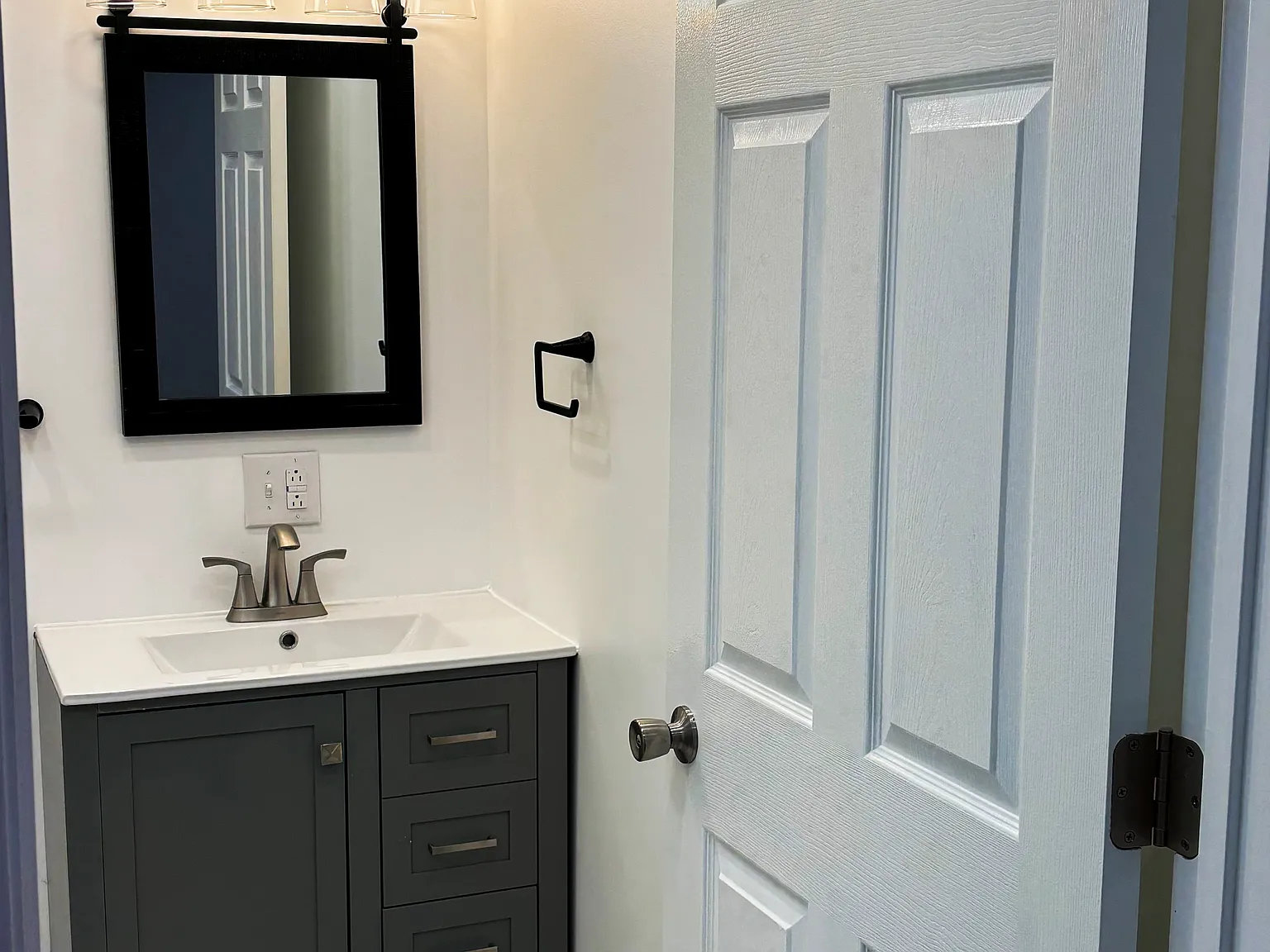 3 bed, 1250 sqft, $2,000 — Photo 1