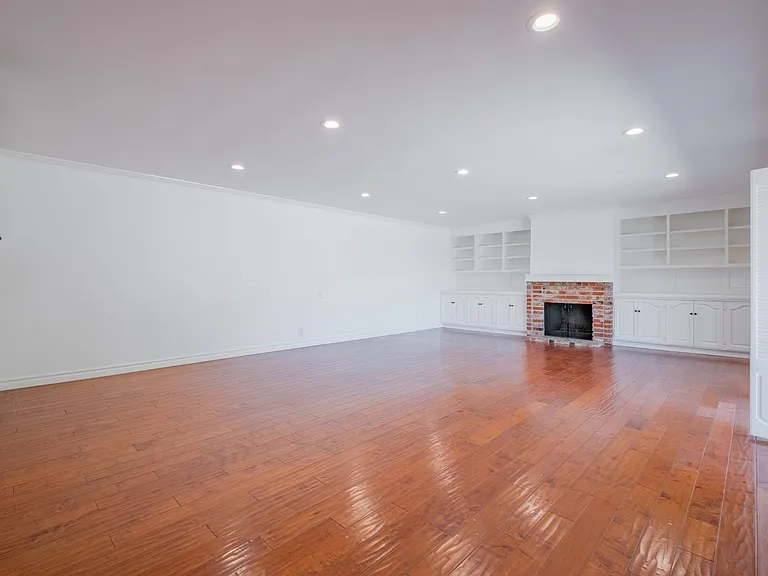 4321 Clear Valley Dr — Photo 43