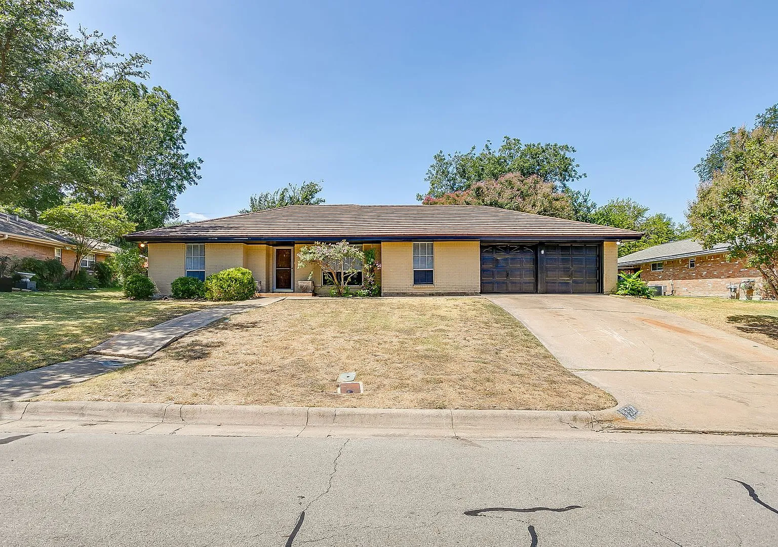 Spacious 4 Bed, 2 Bath Home Ready for New Tenants- Wedgwood- 76133 — Photo 2