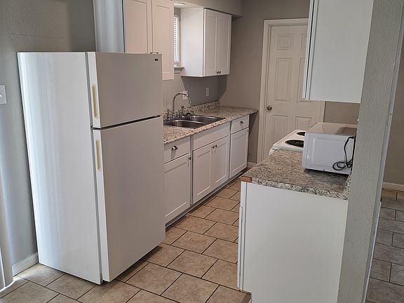 5th image of 5908 Deer Horn Dr #5908
