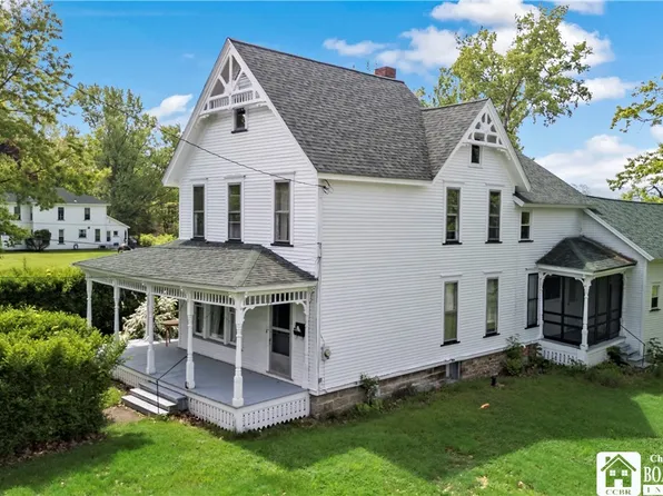 286 Temple St, Fredonia, NY 14063