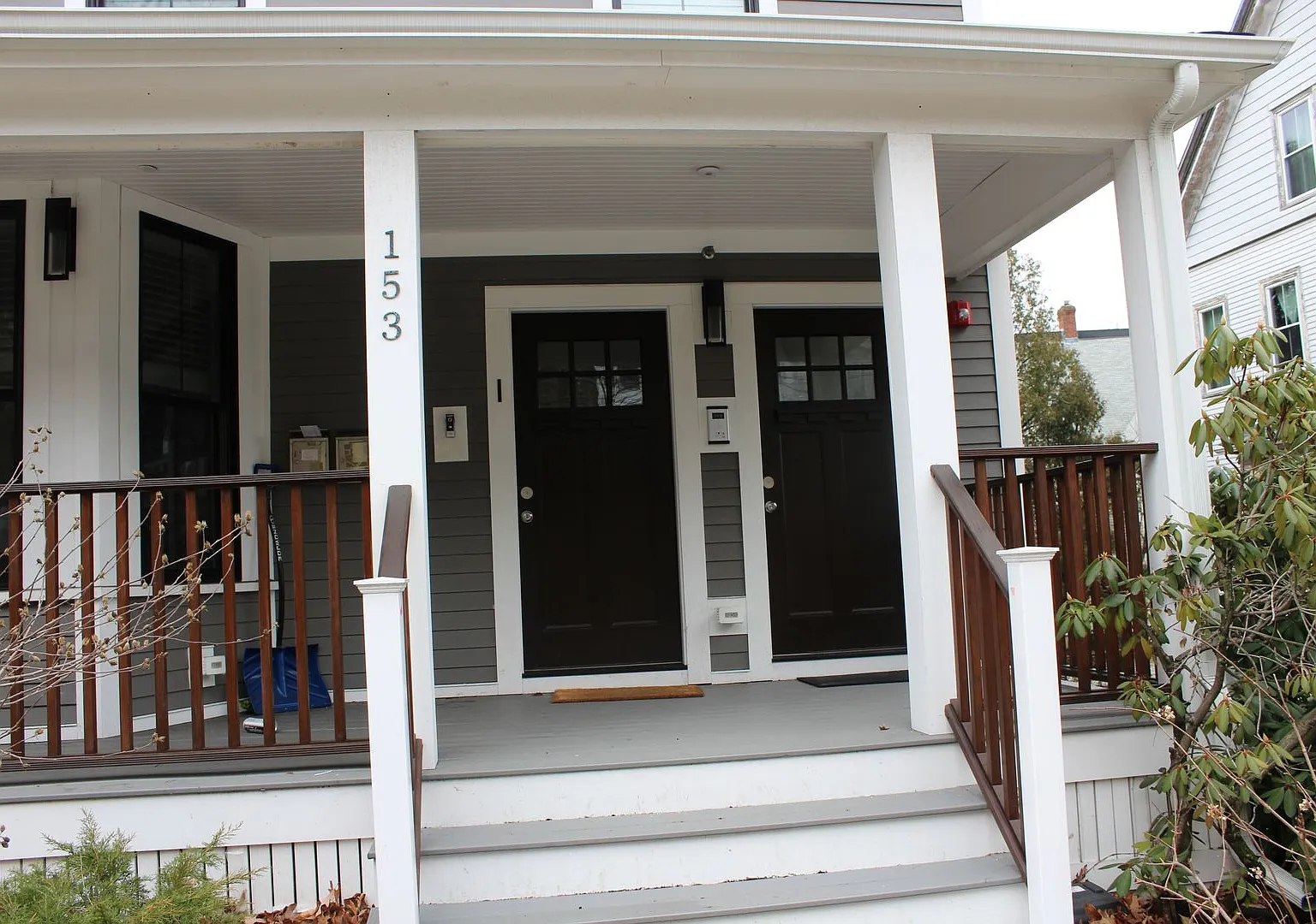 Gorgeous 5 Bed/2 Bath By B.C. ~ Central Air, In-Unit Laundry, Renovated — Photo 2