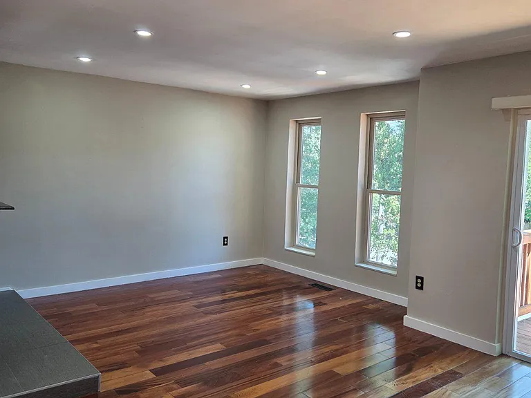 1733 Cy Ct — Photo 8