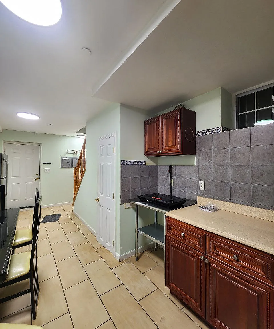 2 bed, 824 sqft, $2,500 — Photo 4