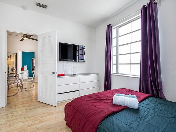 5th image of 750 Collins Ave APT 307