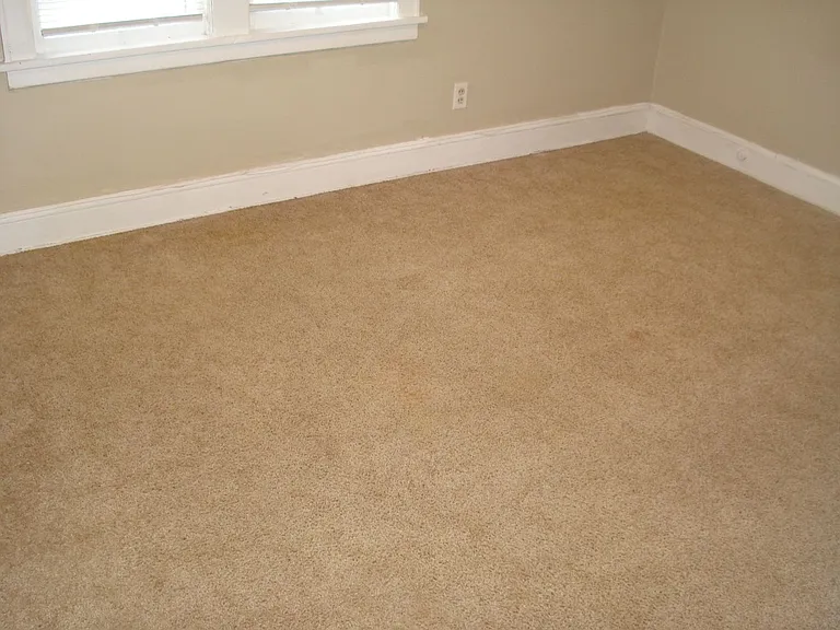 400-402 Burr — Photo 25