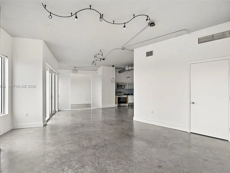 10 SW South River Dr #1006 — Photo 13