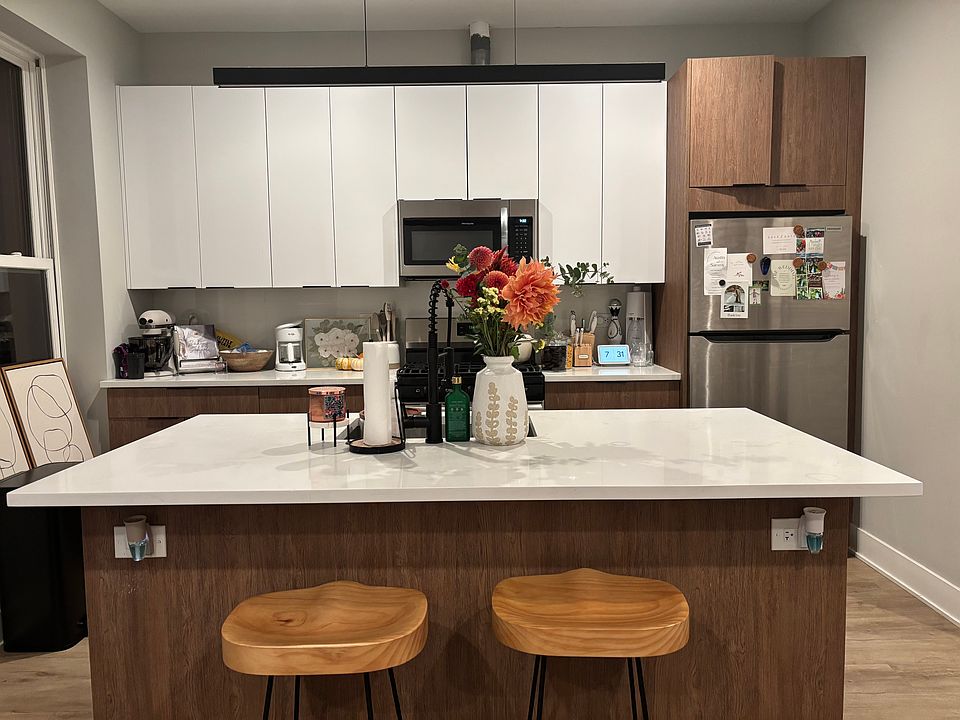 1st image of 2407 N Kedzie Blvd #204