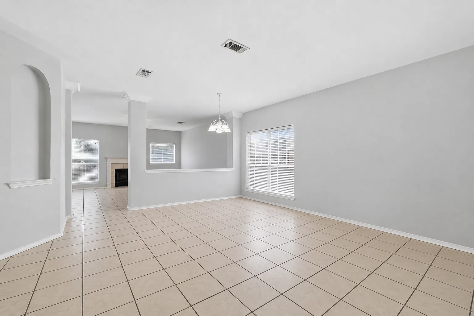3 bed, 2602 sqft, $3,000 — Photo 1