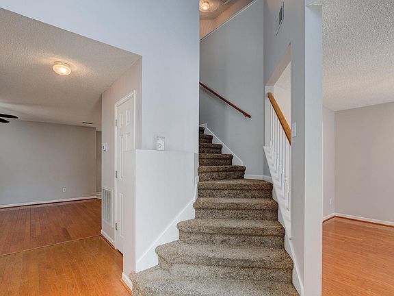 2nd image of 100 Long Ridge Dr