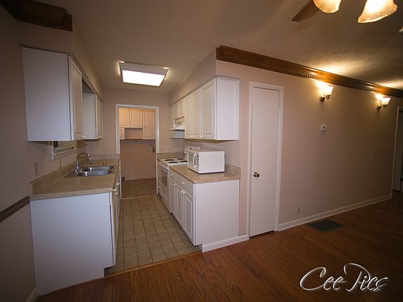 Clean kitchen new appliances