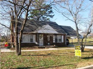 22 S Weakley St, Florence, AL 35630
