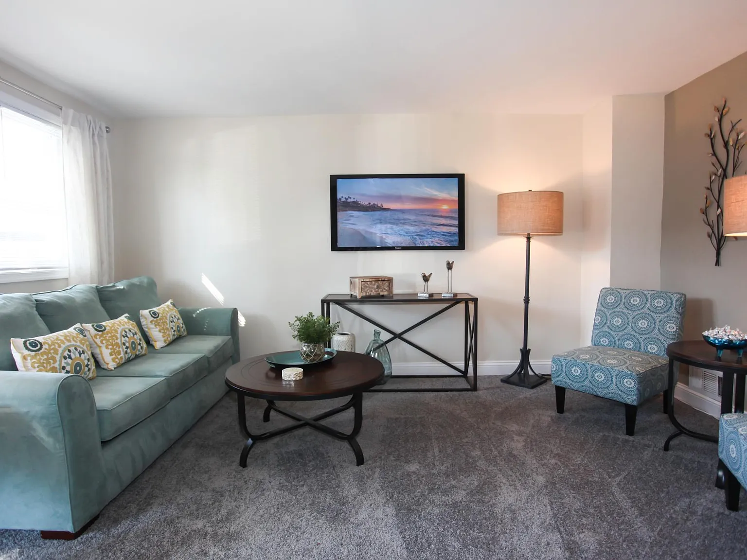 Parkside Gardens Apartments and Townhouses — Photo 3