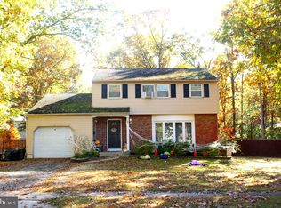 8 Amherst Ct, Turnersville, NJ 08012